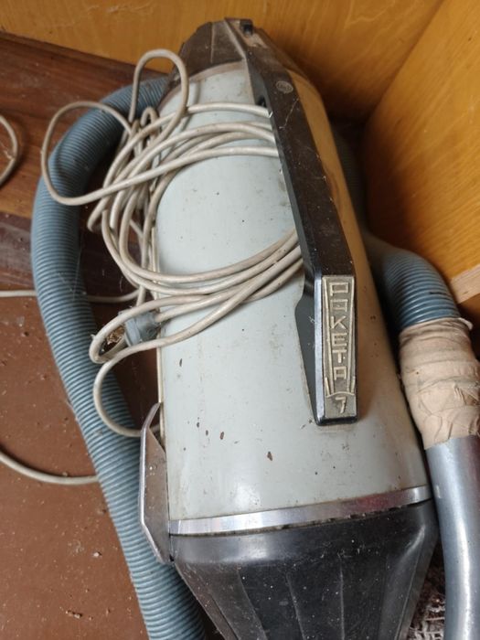 Ретро руска прахосмукачка Ракета