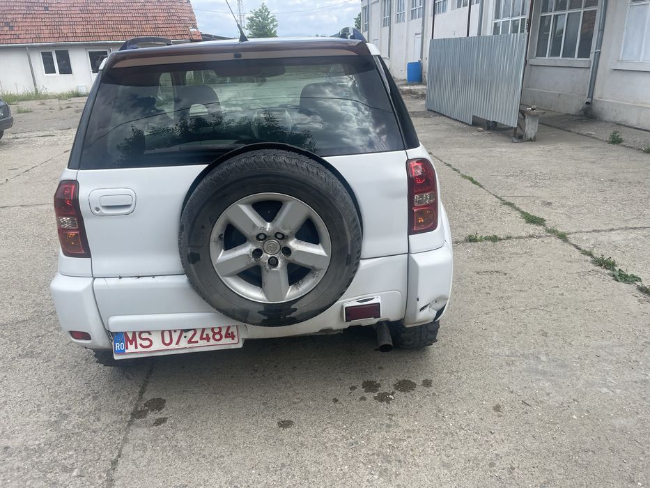 Dezmembrez Toyota Rav 4