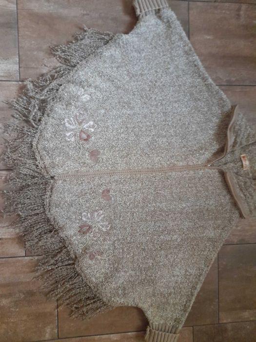 Горна дреха ,туника , пончо