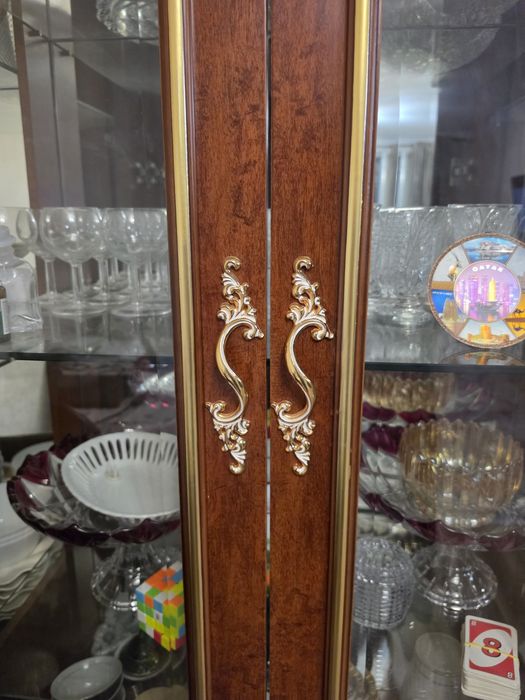 Продам Сервант Шкаф для гостиной и кухни