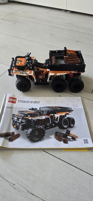 Vand LEGO® Technic - Vehicul de teren 42139, 764 piese