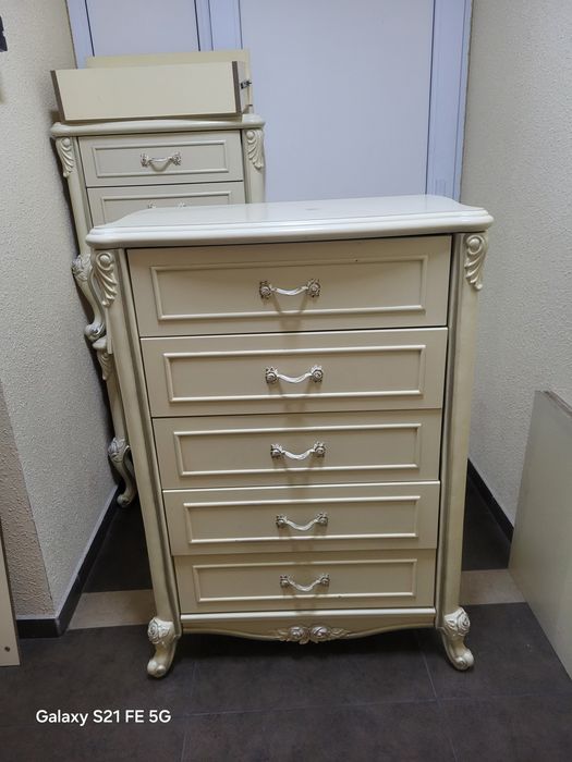 Продам спальный гарнитур