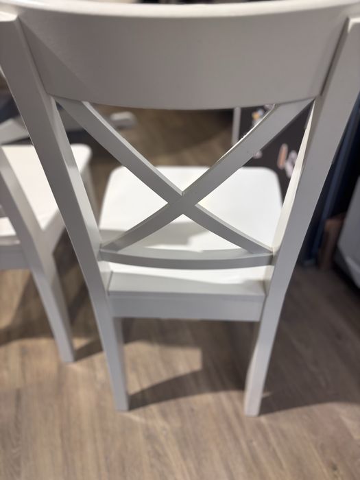 Masa rotunda extebsibila ikea si doua scaune