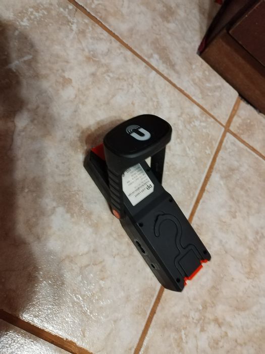 Фенер с магнит зареждащ се