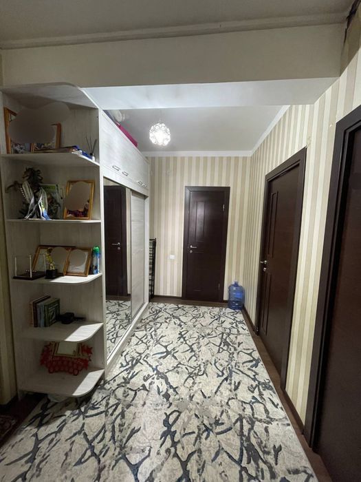 Srochna 2 - xonali kvartira sotiladi