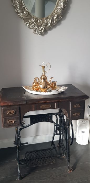 Mașină veche de cusut