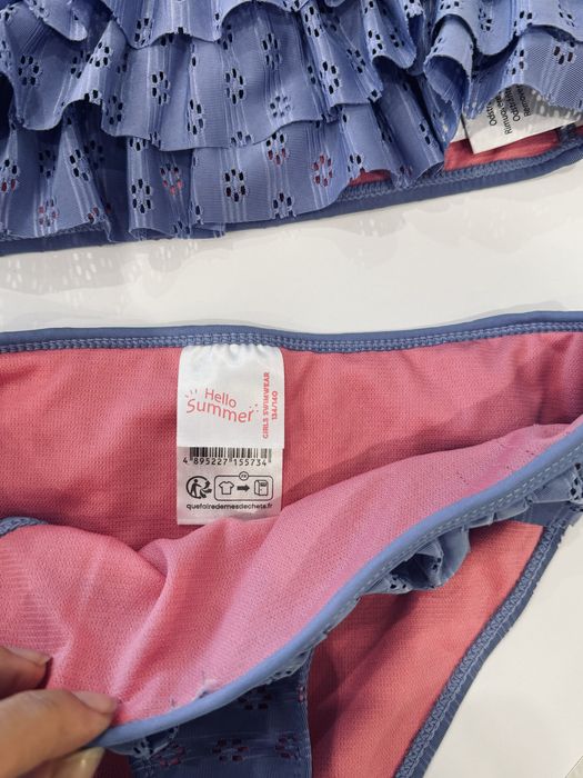 Чисто нов бански костюм за момиче