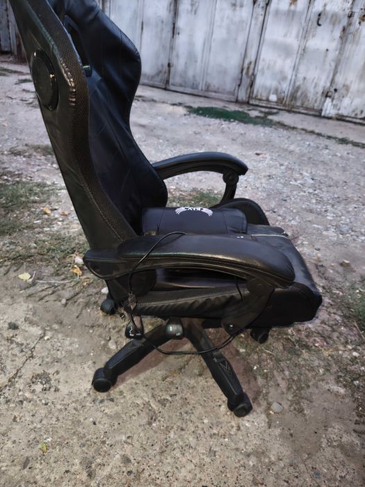 Продам игровое кресло