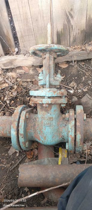 Продам задвижку б/у