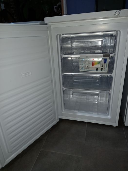 Морозильник барный SNOWCAP. новый.