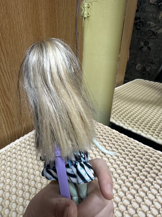 Продам куклу монстр  хай!