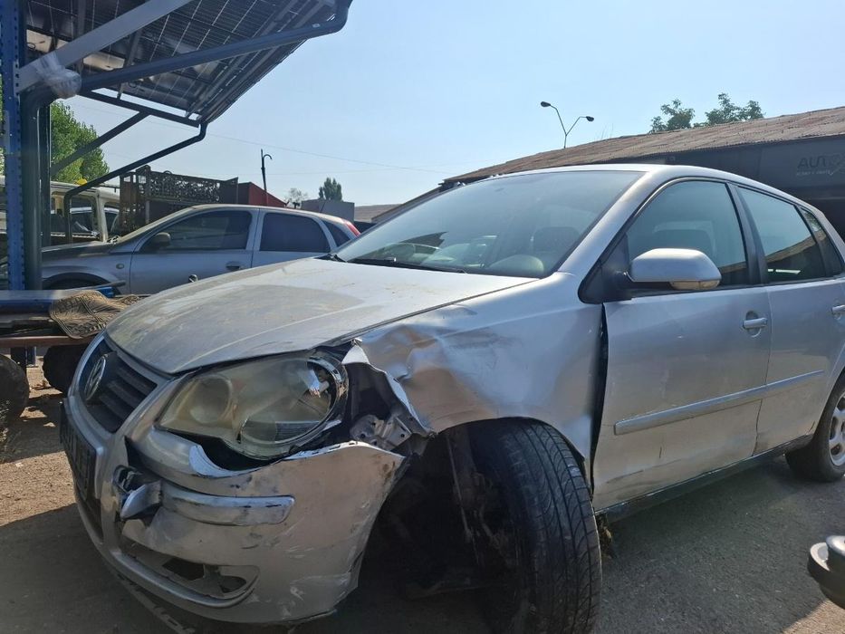 Dezmembrez Volkswagen Polo 9N_ 2005 1.2 12V Bme 47Kw|64Hp