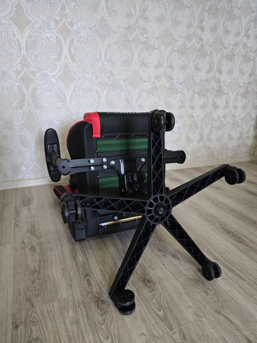 Игровое кресло DXRACER Prince