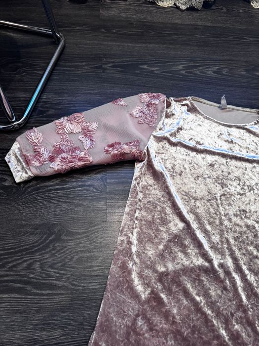 Rochie  damă catifea  mar 38/40    nouă la  60 lei  Timișoara