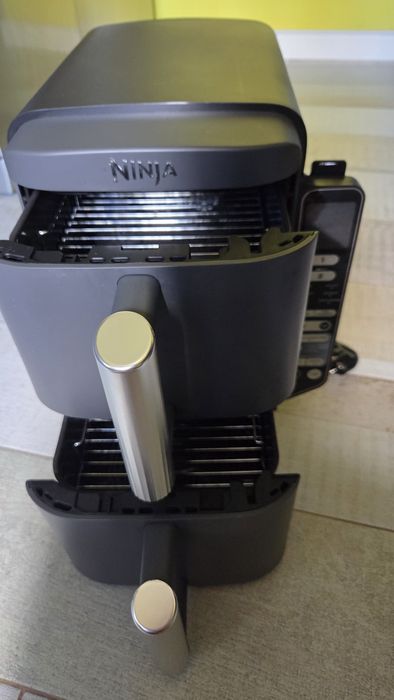 Airfryer Double Stack XL Smart SL451, 2470W, 9.5L, 6 funcții de gătit, termometru digital, gri Ninja
(8)
