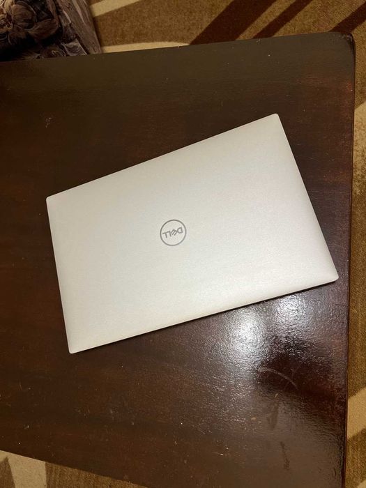 Лаптоп DELL XPS 950- Core i7-10875H     RAM-32GB / 512GB SSD
