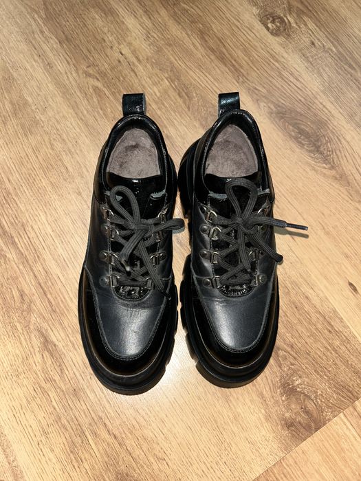 стильные ботинки с массивной подошовой