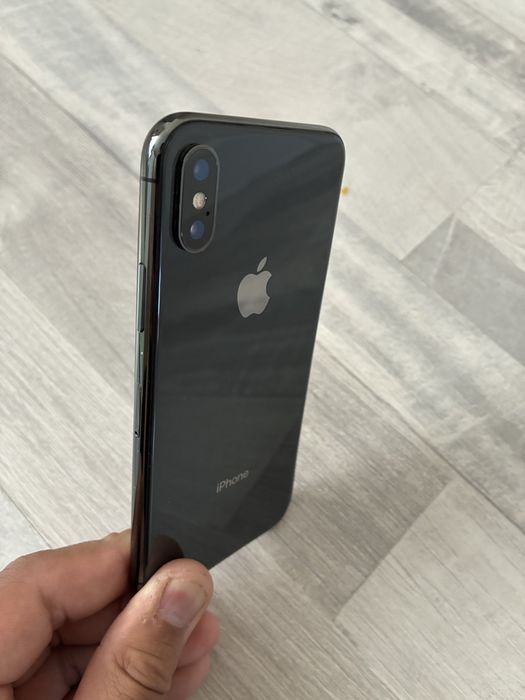 Iphone x.
