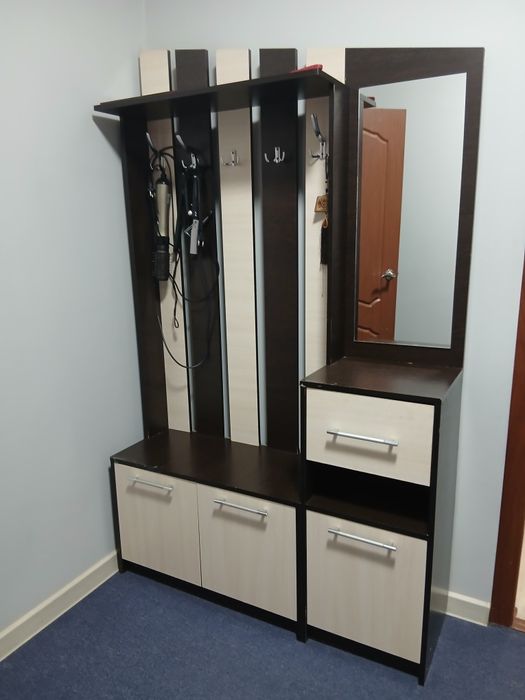 Продаётся прихожая,