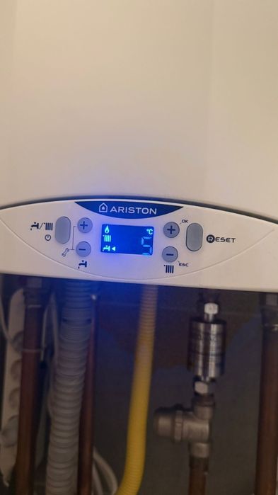 Vând centrala  termica