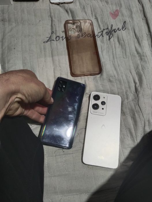 Самсунг а8 работает