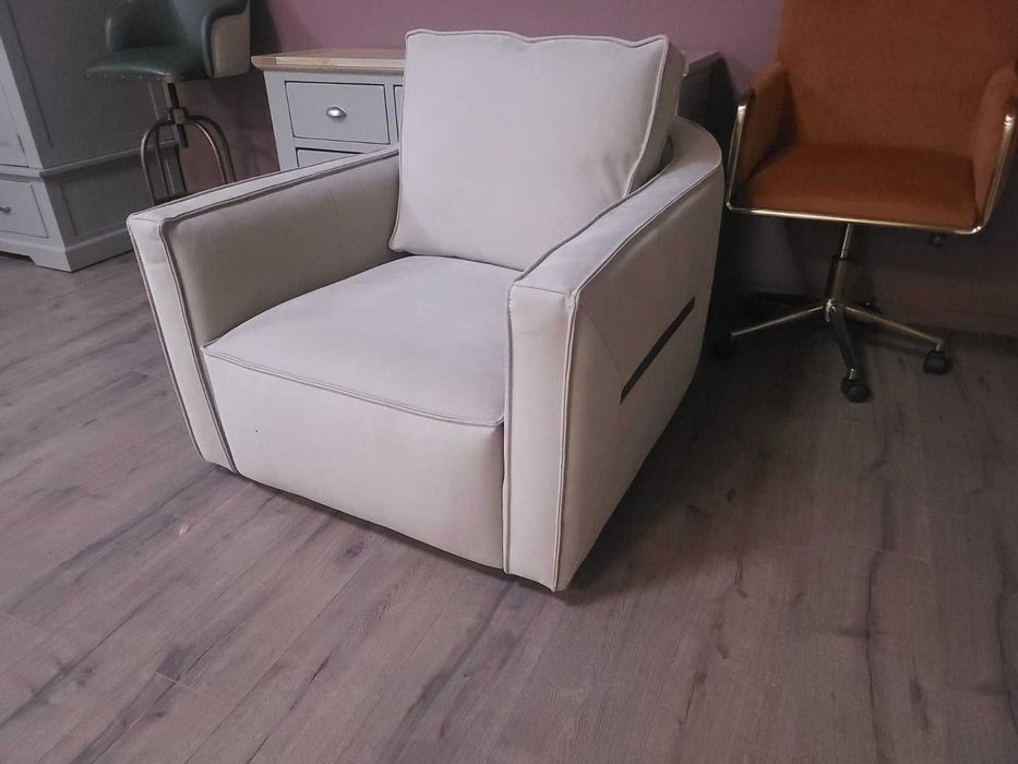 Светло сиви столове от плат 2 броя с фунция - въртене