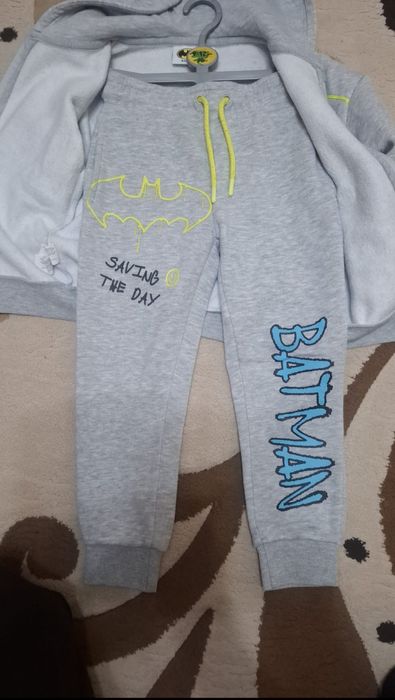 Treining băiat vârstă 4-5 ani. 110 cm  Batman