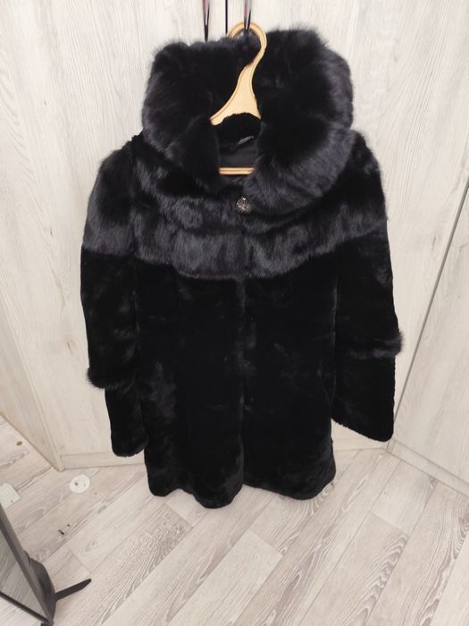 Продам шубу мутон с норкой