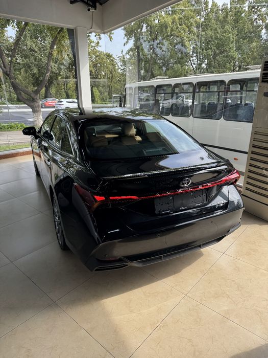 Toyota Avalon (Hybrid)