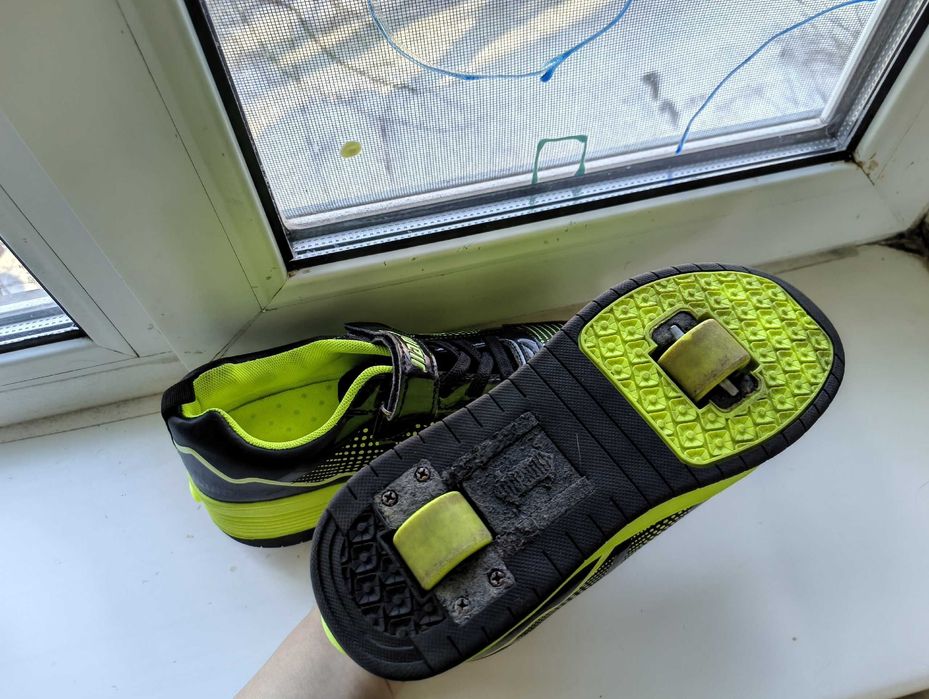 Роликовые кроссовки