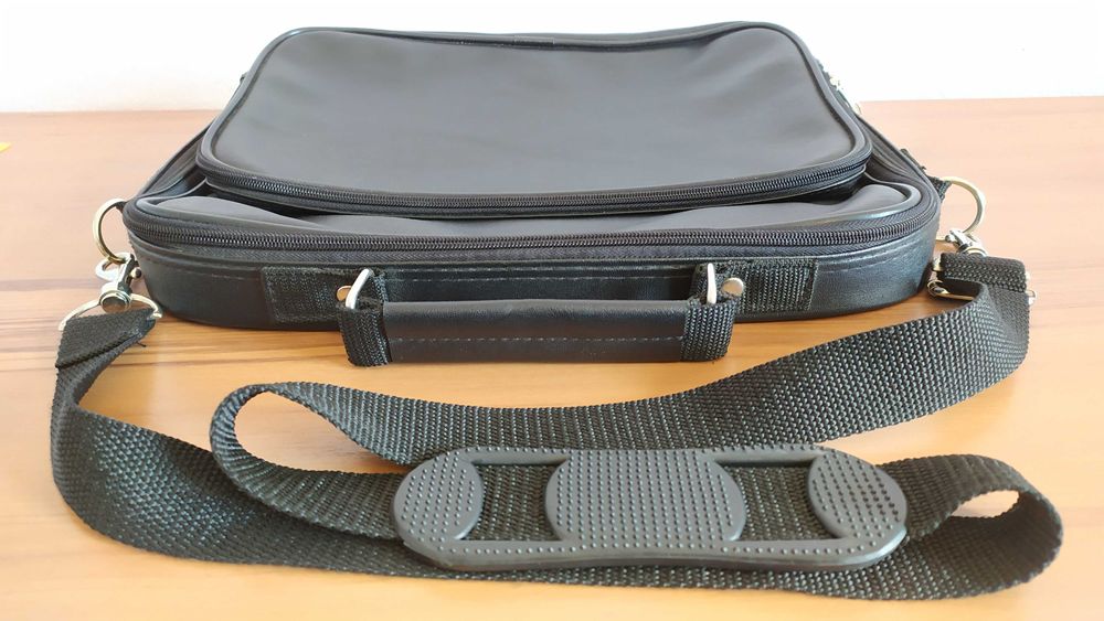 Чанта за лаптоп от еко кожа