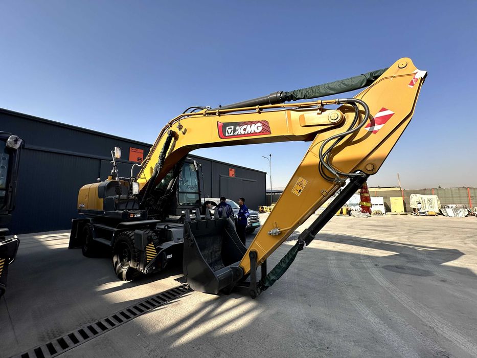 Экскаватор колесный XCMG XE210WD Объем ковша: 1 м³. 2025