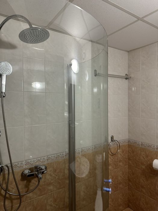 Врата за душ кабина за малка баня