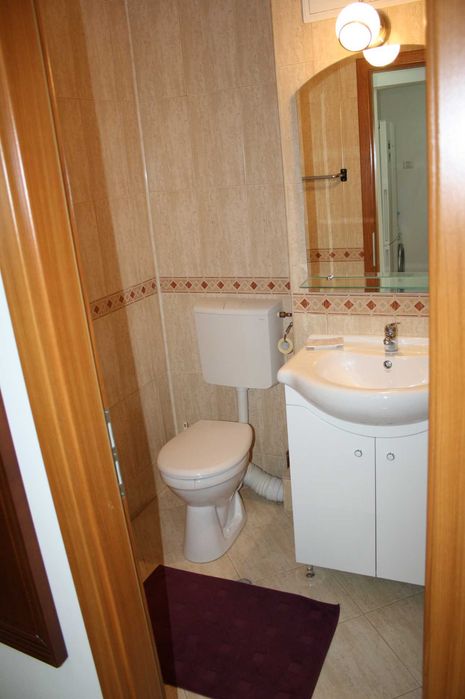 Proprietar închiriez apartament 3 camere, decomandat, zona Bucovina