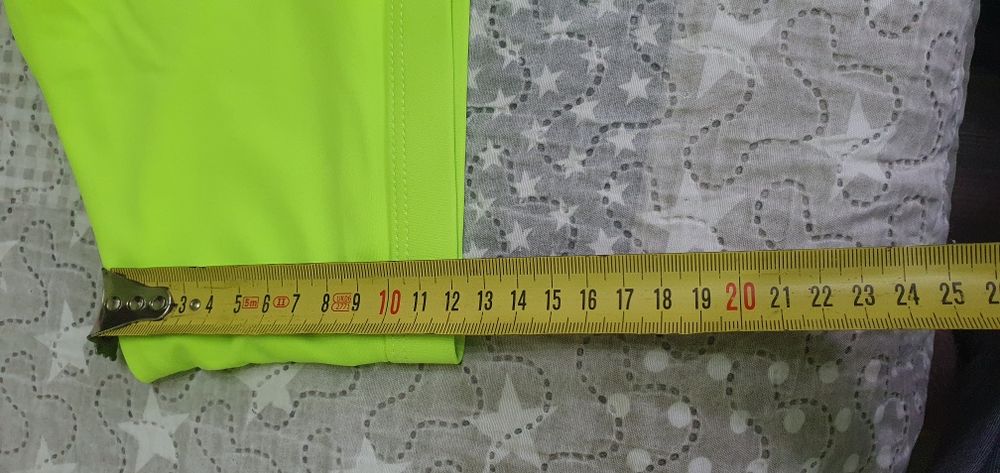 Електриково/неоново зелено горнище на бански