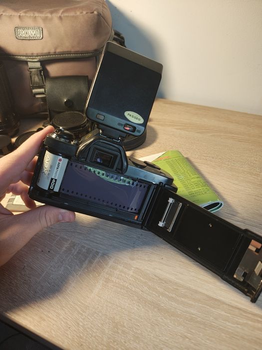Canon T50 SLR cu 3 Obiective, Bliț, Manuale și Husă – Full Box – Funcțional