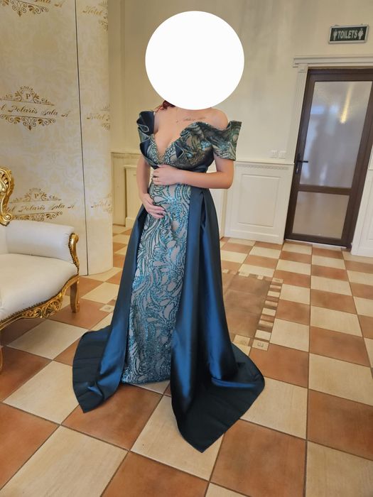 Vând rochie de nașa