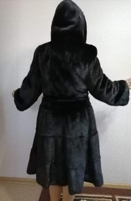 Продам норковую шубу