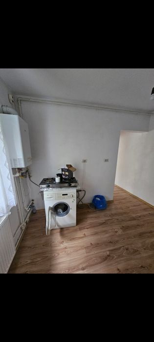 Vând  apartament  str Independenței  Petroșani