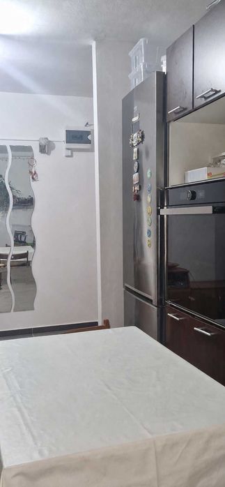 Apartament 2 camere, situat la etajul 3, într-un bloc liniștit din Găești.