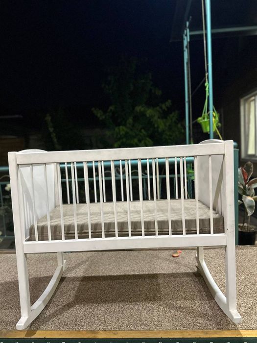 Детский манеж холати деярли янги матраси бн