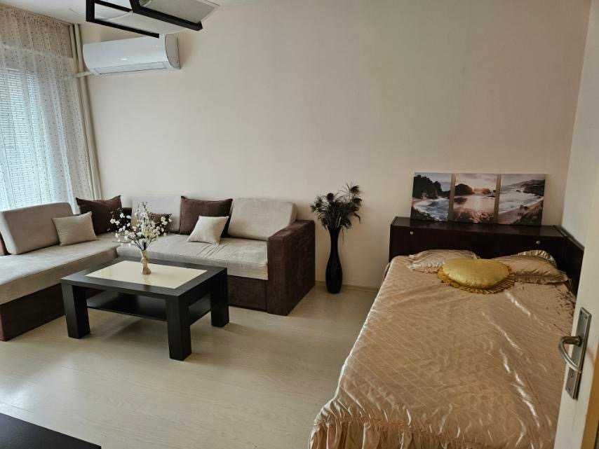 Дава се под наем Едностаен апартамент в София, Център - 46 кв.м за 450 € - Снимка #2