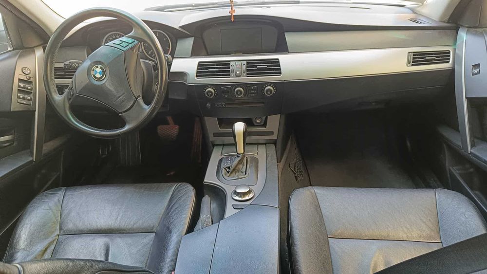 Лек автомобил BMW