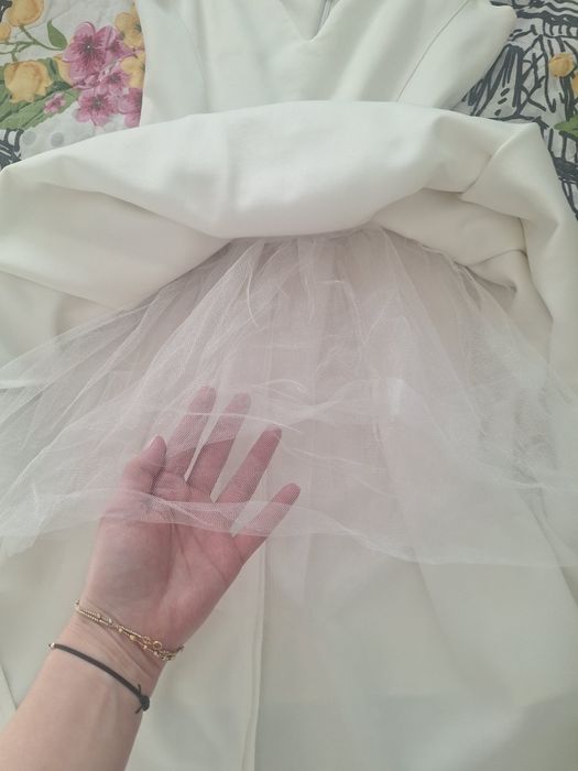 Дамска бяла рокличка