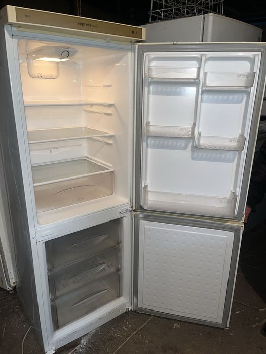 Продам холодильник