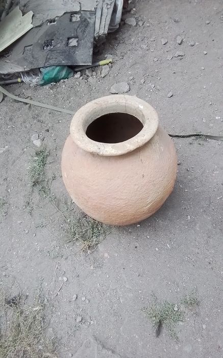 Горшки .Вазоны для сада ,амфора.
