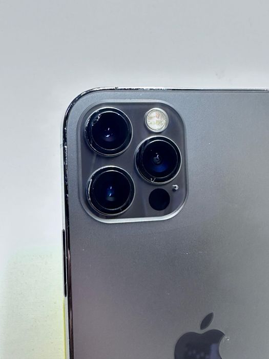 Продам Айфон 12 Про 256