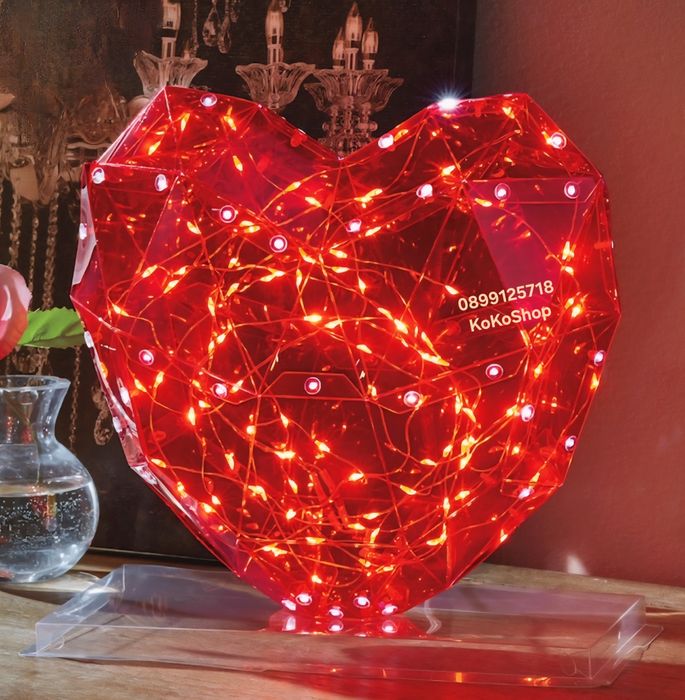 Светещо  сърце в луксозна кутия – романтичен подарък