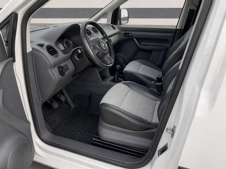 Товарен пикап / бус / баничарка под наем София – VW Caddy 30€, ЕС/чужбина
