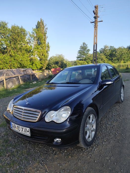 Cînd Mercedes c.class 2005 in stare buna preț în privat